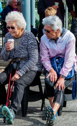 Sitting Stretches at Rotorua 2021 Walk